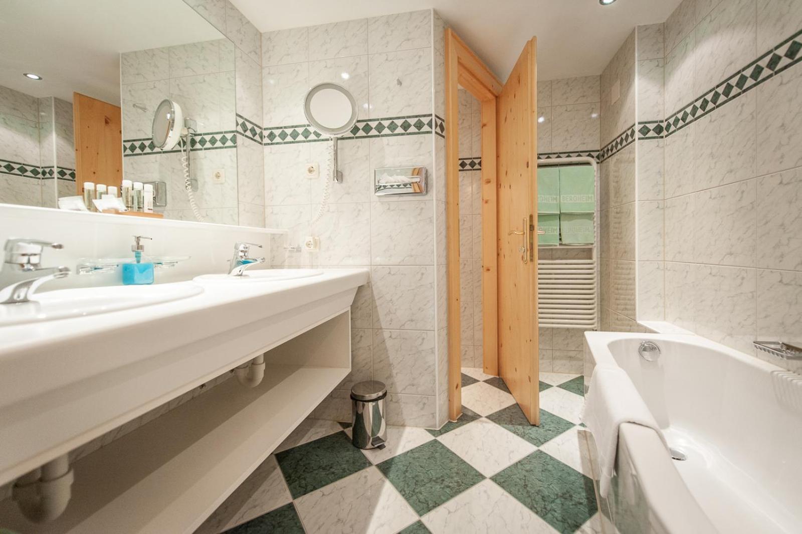 Quality Hosts Arlberg - Hotel Bergheim Sankt Anton am Arlberg Luaran gambar